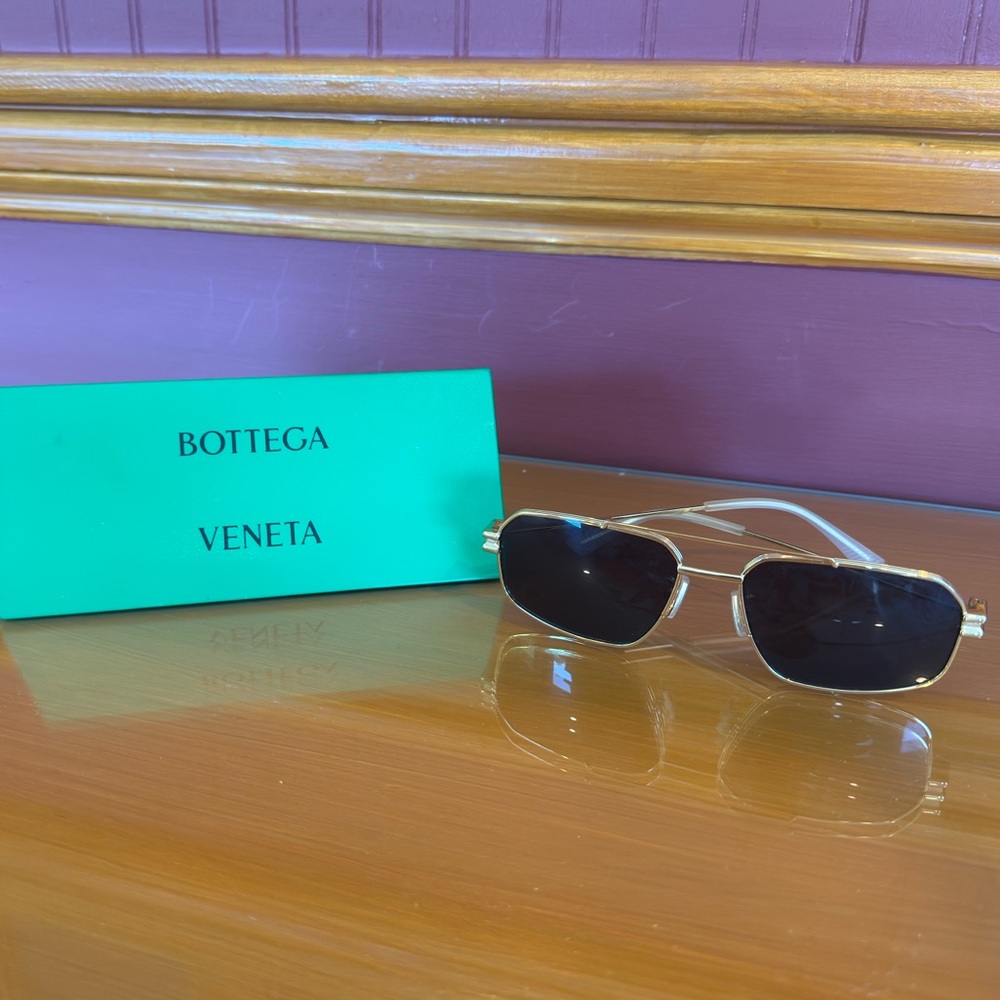 Authentic Bottega Veneta Aviator Sunglasses